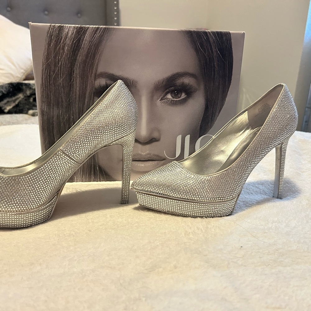 Jennifer Lopez Silver Rhinestone Heels - Picture 2 of 6